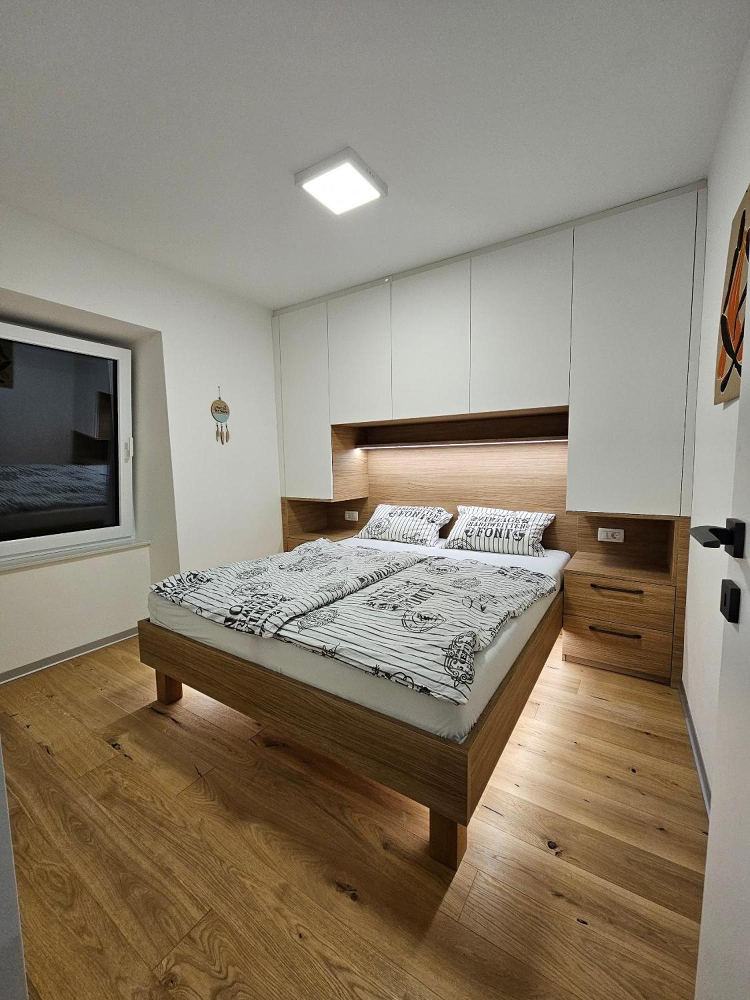 Seaview Apartment Mirjam With Jacuzzi 포르토로즈 외부 사진